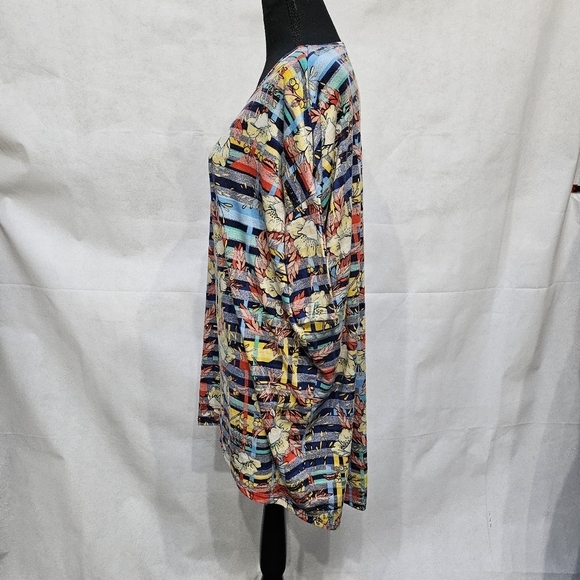 Lularoe Irma Bright Floral Tunic 73% Polyester 23% Rayon 4% Spandex Size M - Picture 5 of 7